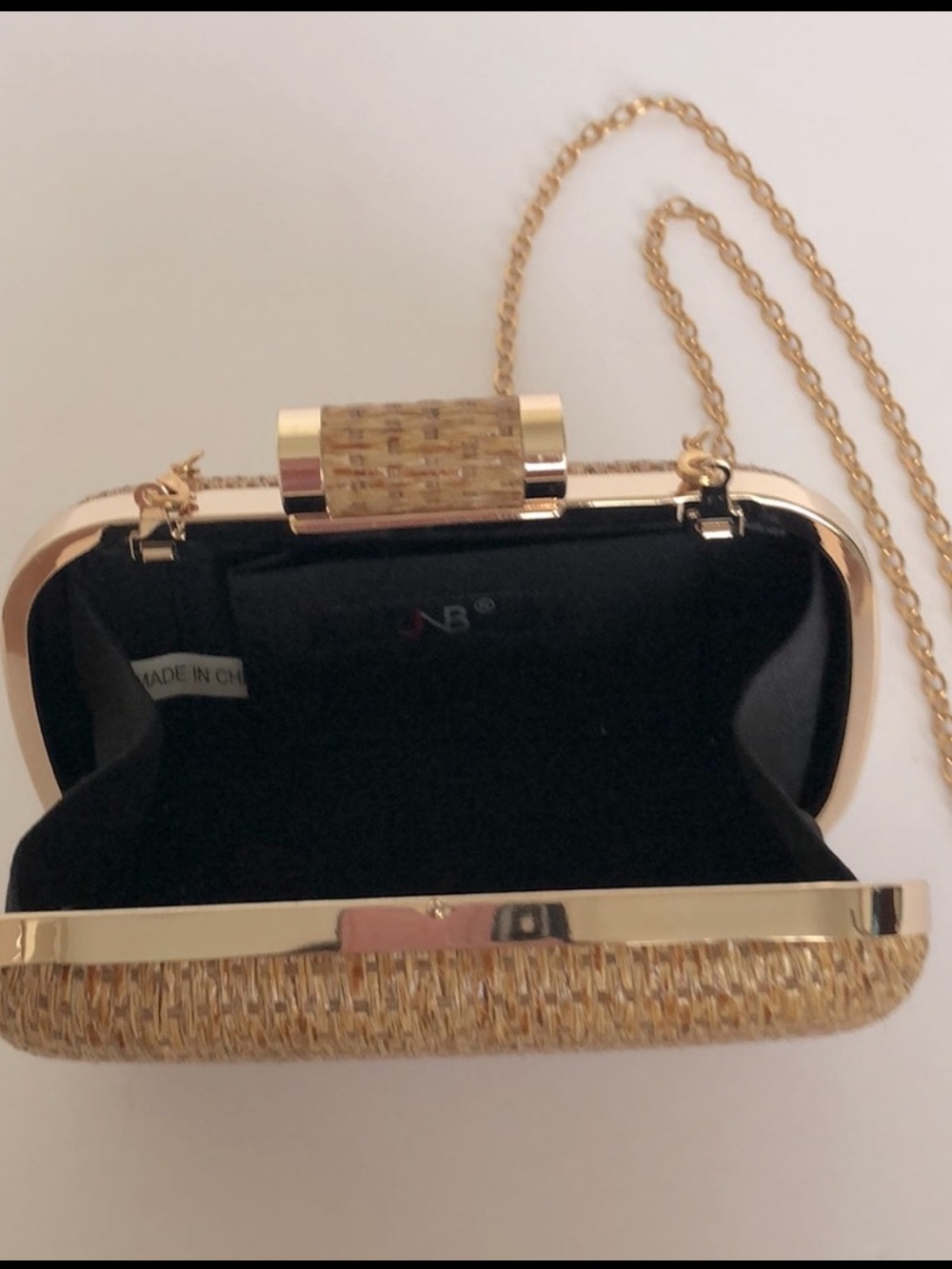 Vintage woven straw Tan Clutch - Picture 3 of 7